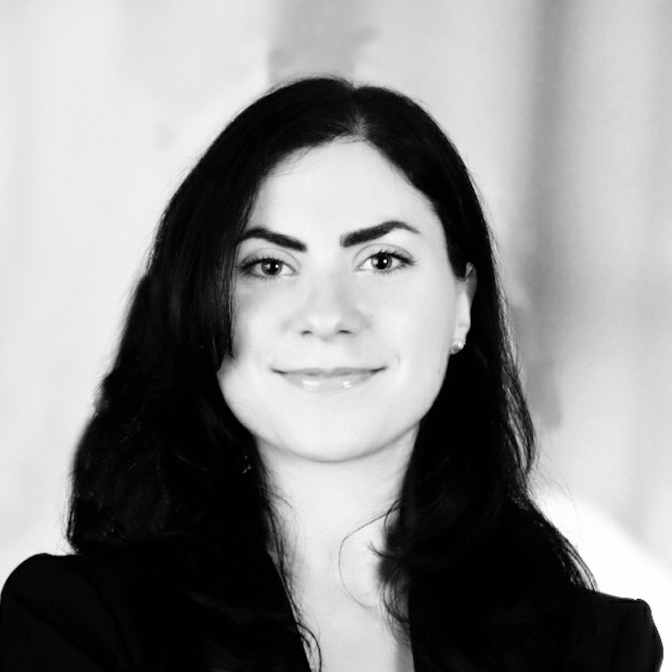 Portrait von Xenja Raimondo – Tanzpädagogin bei Nett & Friends Köln